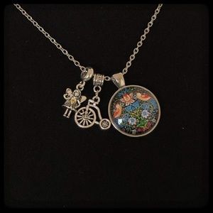 🆕✅ CHAIN NECKLACE WITH THREE CHARMS